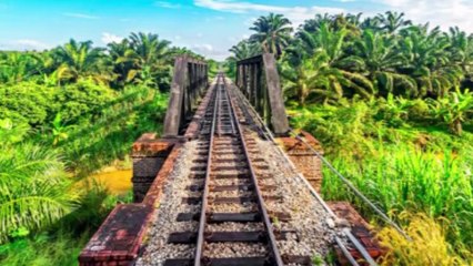 रेलवे ट्रैक पर पत्थर ही क्यों बिछा होता है?