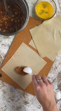 Bustle Cook Club: Peach Cobbler Dessert Egg Rolls