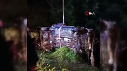 Ankara'da sel nedeniyle dereye düşen araç böyle çıkartıldı