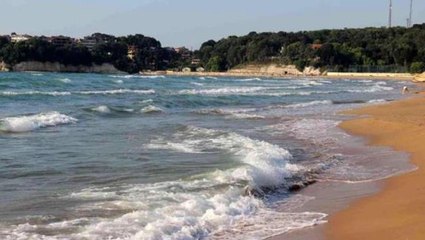 Dalgalı denize giren 7 üniversite öğrencisinden biri hayatını kaybetti