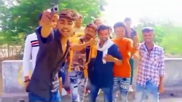 चवन्नी अठन्नी गैंग के पास से मिले धारदार हथियार और चाकू सहित मिर्च पावडर, पुलिस ने ढोल के साथ निकाला जुलूस