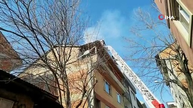 Bursa'da yangında can pazarı! 5'i çocuk 7 kişiyi itfaiye kurtardı