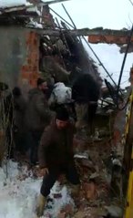 Ahır çatısı çöktü, facianın kıyısından dönüldü