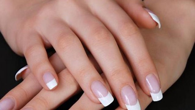 Wie geht eine französische Maniküre? Diese Technik wird Ihnen helfen