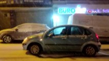 İstanbul'da gece kar yağışı etkili oldu, sürücüler zor anlar yaşadı