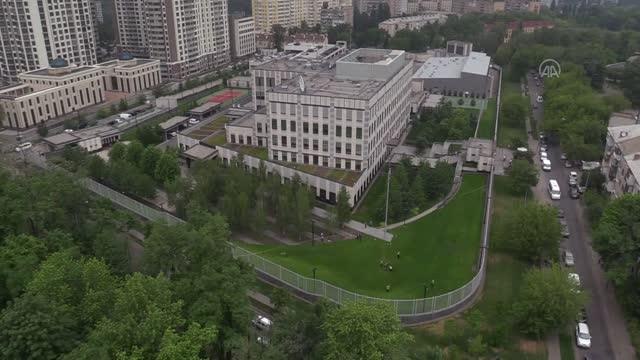 ABD, Kiev büyükelçiliğindeki personelin ailelerine Ukrayna'dan ayrılma talimatı verdi