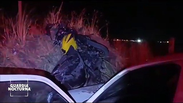 Jóvenes motociclistas embestidos por un vehículo en carretera a Colotlán