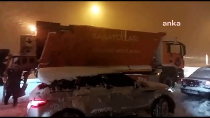 Bolu Dağı'nda 30 kilometrelik kuyruk! Araçlarını bırakıp gittiler