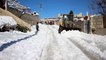 بسبب الثلوج.. إغلاق الطرق المؤدية إلى مخيمات النازحين في الشمال السوري