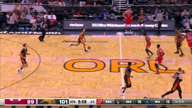 Suggs obliterates DeRozan with poster dunk