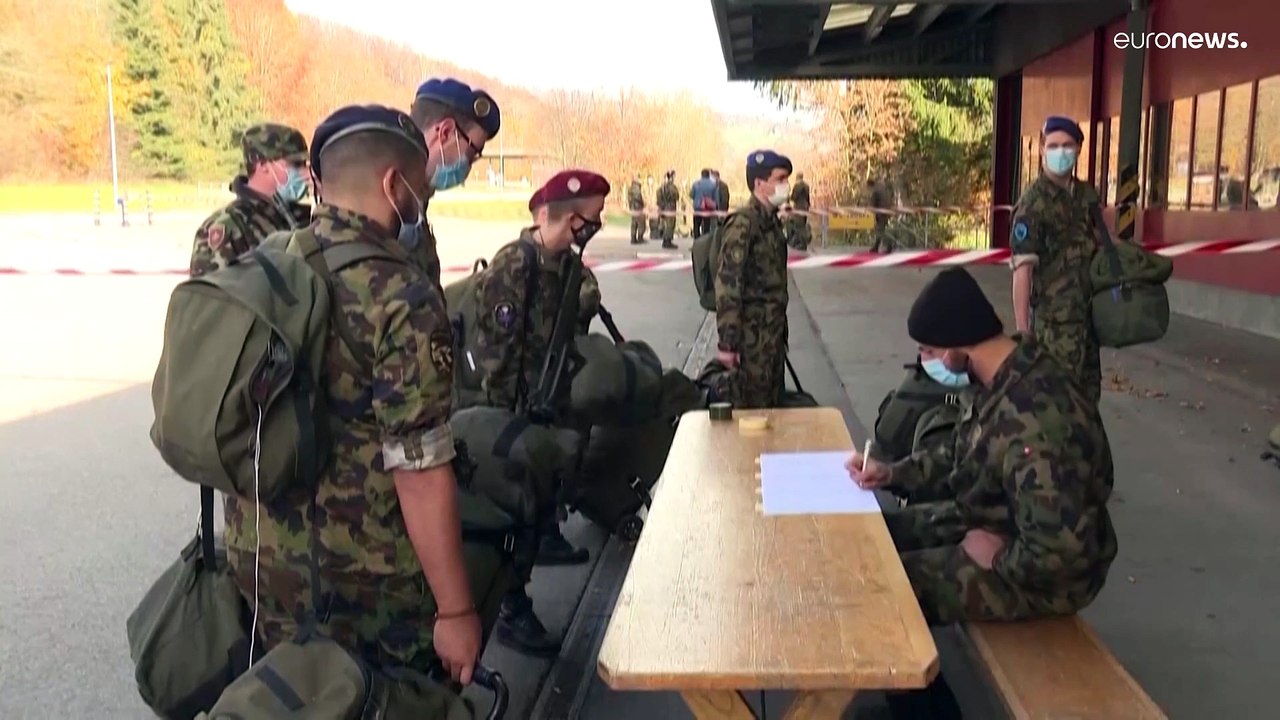 Skandal beim Schweizer Militär: Wurden mangelhafte Masken an Schulen und Spitäler weiterverkauft?