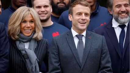 FEMME ACTUELLE - Emmanuel Macron candidat à l'élection présidentielle ? Brigitte Macron "attend sa décision"