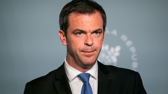 FEMME ACTUELLE - Olivier Véran s’est mis à dos les internautes après avoir annoncé une condition pour la fin du pass vaccinal