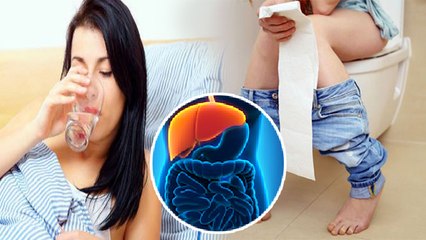 रात को सोने से पहले पानी पीने से क्या होता है, Liver Swelling से लेकर Indigestion का खतरा| Boldsky