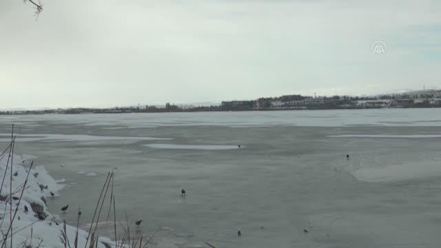 Son dakika haberleri! Mogan Gölü'nün yüzeyi dondu