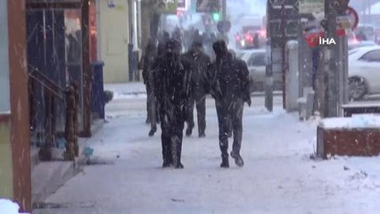 Kars'ta yoğun kar yağışı