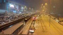 Kar etkili oluyor - Haramidere-Şirinevler-Taksim Meydanı