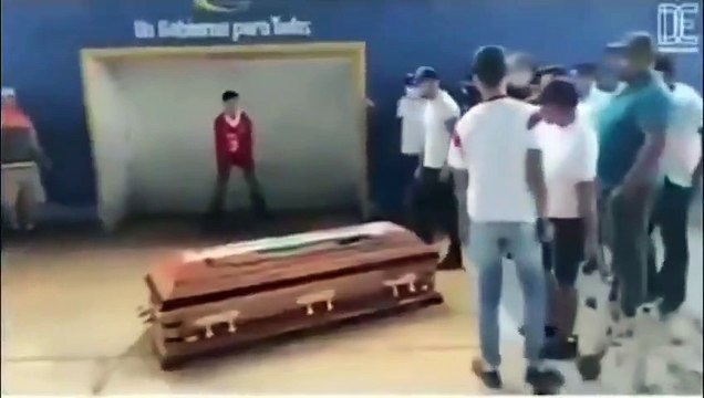 Ils célèbrent une nouvelle fois leur pote fan de foot, décédé à seulement 16 ans