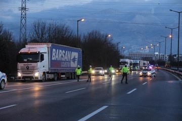 TEM Otoyolu İstanbul istikameti trafiğe kapatıldı