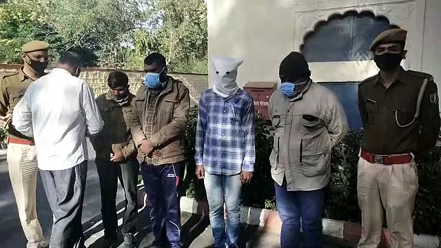 कर्जा होने पर रुपए कमाने के लिए पड़ोसी ने रची थी ज्वैलर से साजिश
