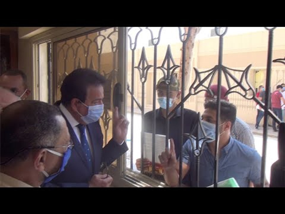 جامعة عين شمس: تسليم الطلاب سي دي مدمج لكل مادة...