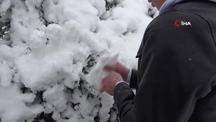 İstanbul'a kar yağdı, çocuklar karlı pekmezin tadını çıkardı