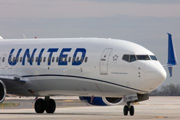United Airlines Flight Diverted After Passengers Tried to Upgrade Themselves to Business Class
