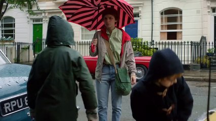 Love, Nina Saison 1 - Pranged Car (EN)