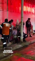 “Live“ Dos motocilcistas lesionados tras ser impactados por una camioneta en la colonia San Juan de Ocotán;