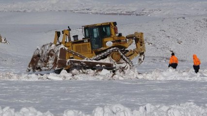 Çığ riski bulunan mahallelere 15 gün sonra ulaşıldı
