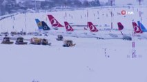 İstanbul Havalimanı’ndaki pistleri temizleme çalışması sürüyor