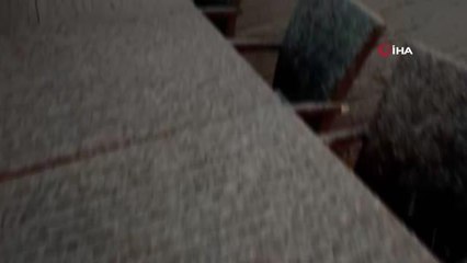 Antalya'da karla kaplı sahada golf oynadı