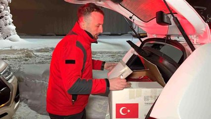 Kırmızı yelekliler kar yağışında binlerce vatandaşa ulaştı