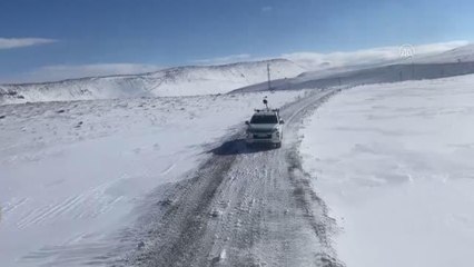 Elektrik arıza ekipleri vatandaşların kışın karanlıkta kalmaması için yoğun mesaide