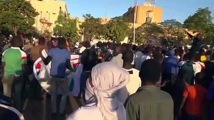 Video herunterladen: Putsch in Burkina Faso: Freilassung des Präsidenten gefordert