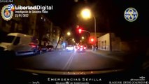 Un taxista persigue a un conductor tras arrollar a una motocicleta en Sevilla
