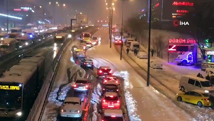 Binlerce kişi yollarda mahsur kaldı