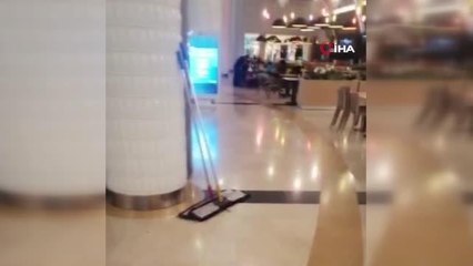 Karda mahsur kalan 3 bin kişi AVM'de sabahladı