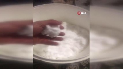 Antalya'da vatandaşlar aracın üzerinde kardan adam ile şehir turu attı