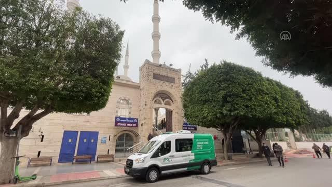 Dizi ve sinema oyuncusu Ayberk Pekcan son yolculuğuna uğurlandı