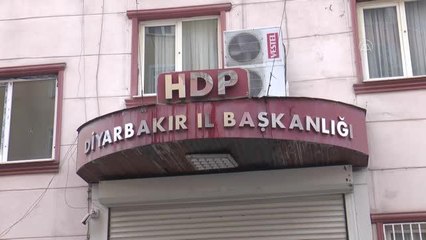 DİYARBAKIR - Engelli çocukları dağa kaçırılan ailelerden HDP ve PKK'ya tepki