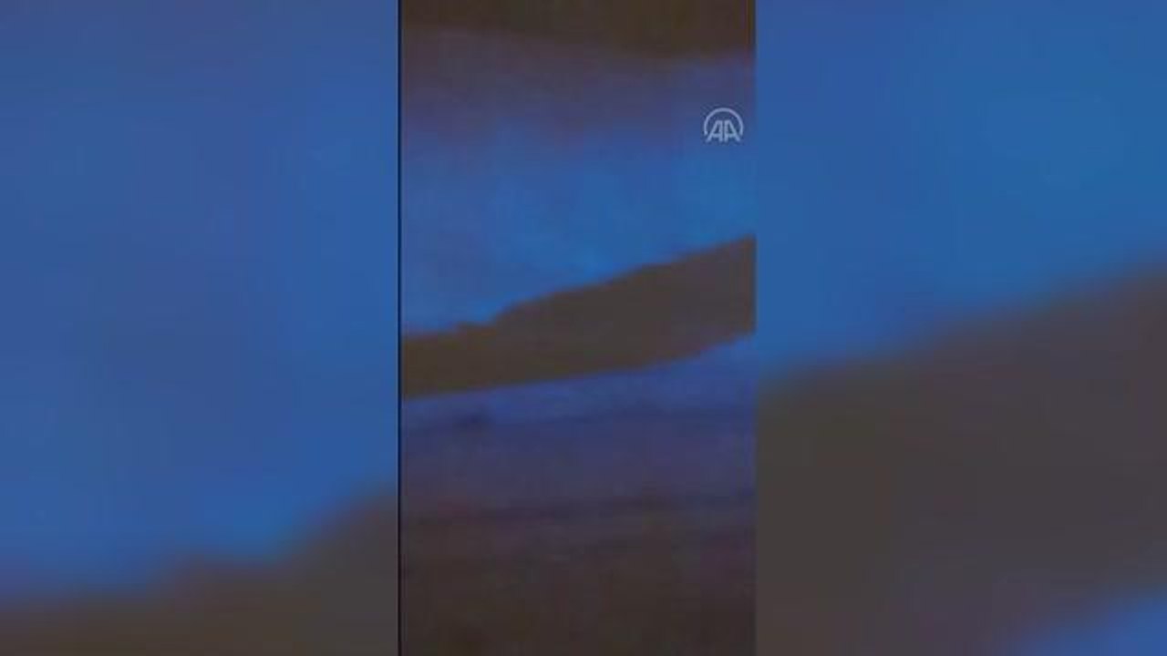 Son dakika... Kar yağışı nedeniyle yolda mahsur kalan 5 kişiyi polis kurtardı
