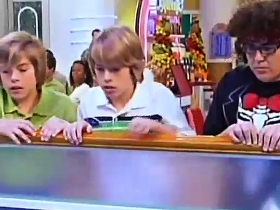 The Suite Life On Deck S01E18