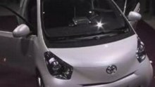 La microvoiture Toyota IQ se dévoile au Salon de l'auto