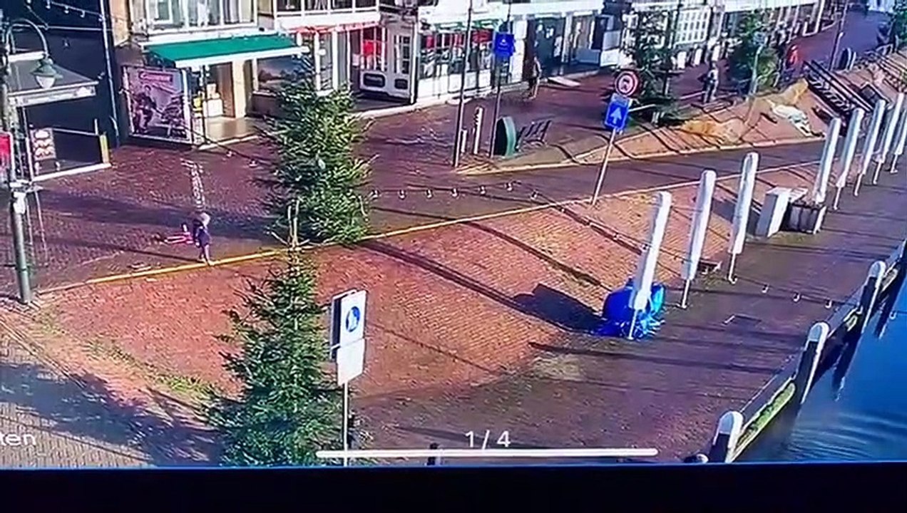 Ce père lâche sa poussette qui part droit dans le lac