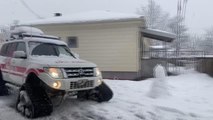 Son dakika haber: Antalya'da yolu karla kapanan köydeki hastaya paletli ambulansla ulaşıldı