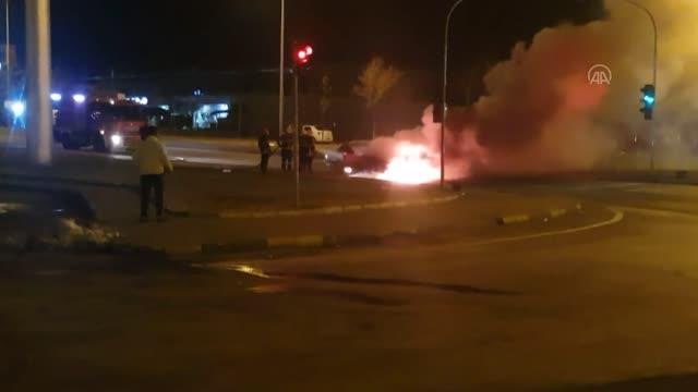 GAZİANTEP - Seyir halindeyken alev alan araç yandı