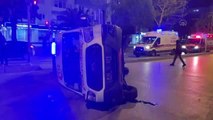 Otomobille çarpışan ambulans devrildi