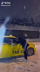 Taksiciye para veren Mustafa Sarıgül: Kimim ben?