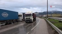 TAG Otoyolu Gaziantep yönü, yoğun kar yağışı nedeniyle trafiğe kapatıldı